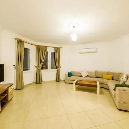You Will Love This Luxury 3 Bedroom Villa, 1047 Villa