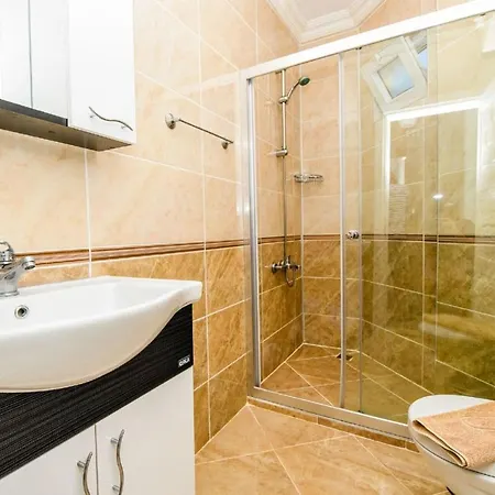 You Will Love This Luxury 3 Bedroom Villa, 1047 *